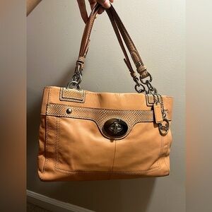 Coach Penelope Carryall Tote Purse Handbag F16530